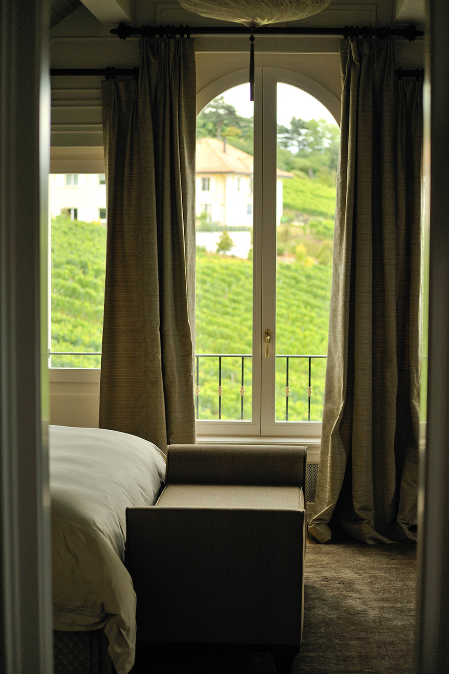 House in Perroy Bedroom on the vineyard